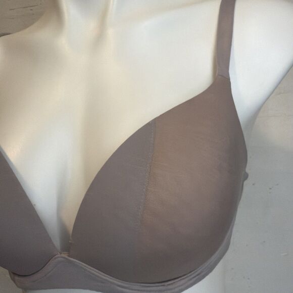 Victoria’s Secret Very Sexy Wireless Lined Plunge Bra 36C - Picture 2 of 4